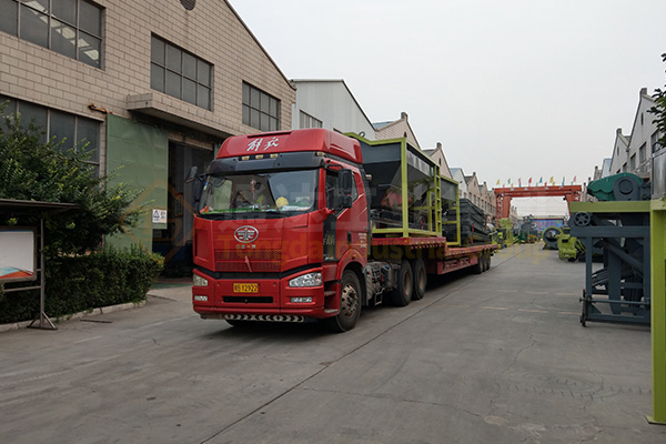 5千頭牛牛糞變有機(jī)肥機(jī)器有哪些?5000頭牛養(yǎng)殖場(chǎng)配多大產(chǎn)量有機(jī)肥設(shè)備?